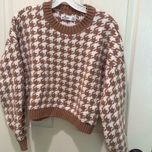 Hollister sweater